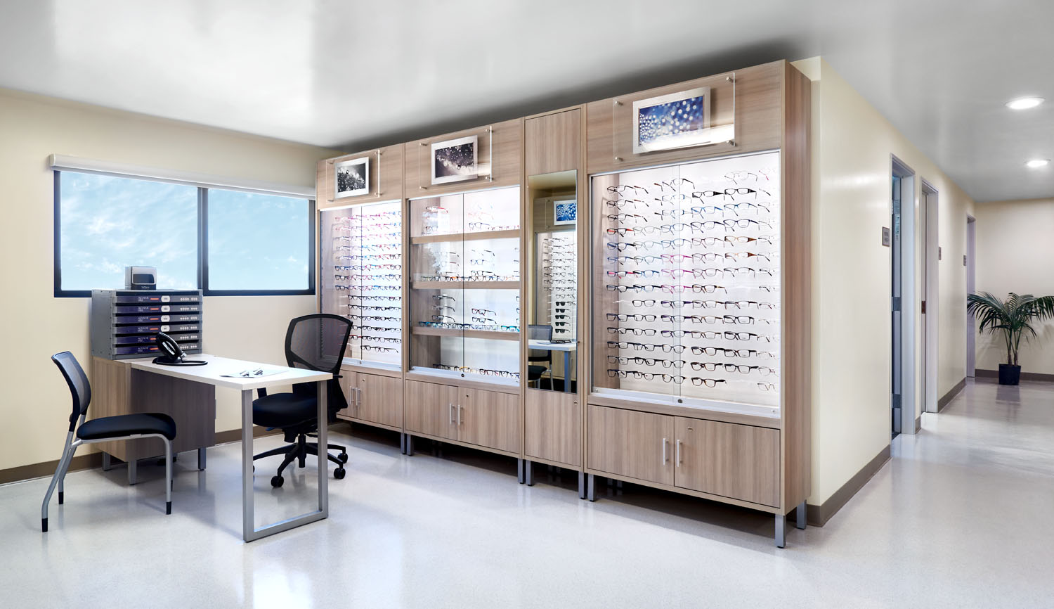 Clinicas del Camino Real La Colonia Optometry 2